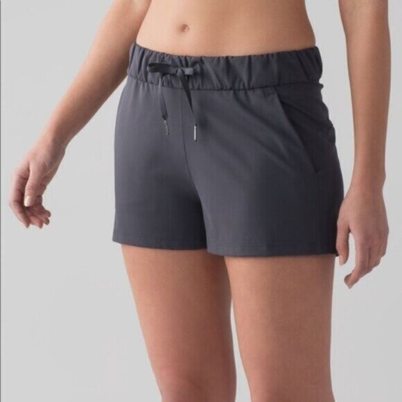 Lululemon Gray On the Fly 2.5" Shorts - 4 - Picture 1 of 11